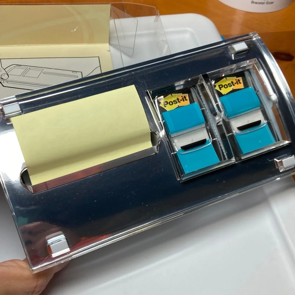 New open box 3M Post It Note chrome w clear color holder, opened only for photos